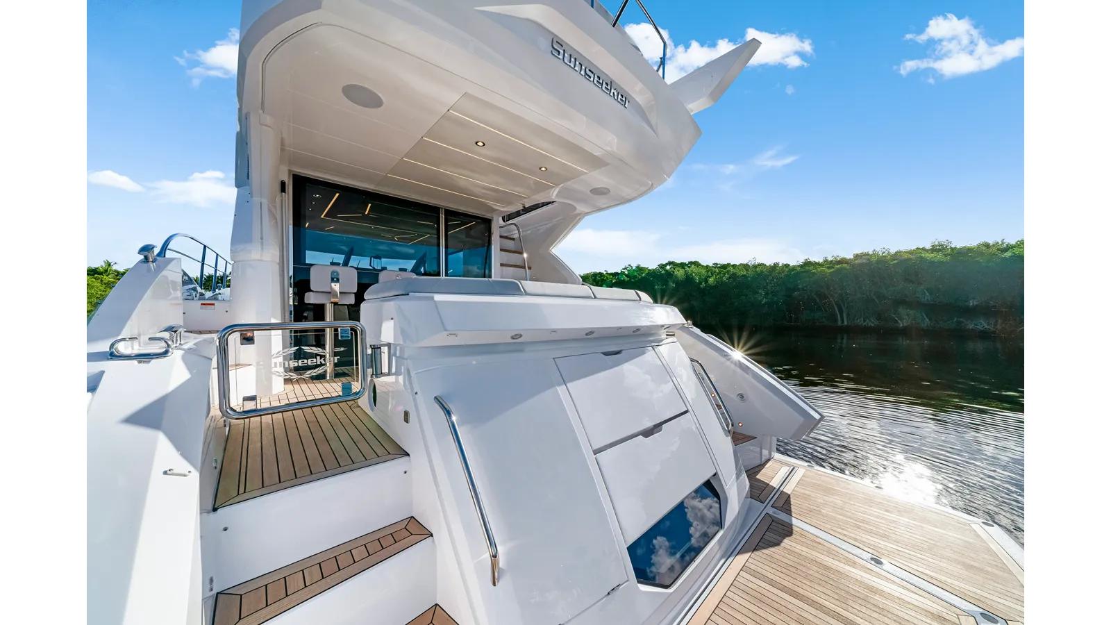 best yacht sales deals MANHATTAN 55 55