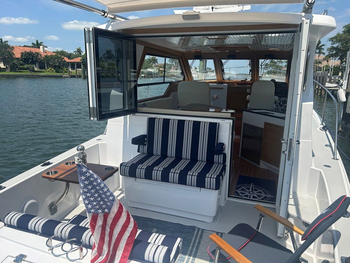 Buy a yacht Forever Moor - TRUE NORTH