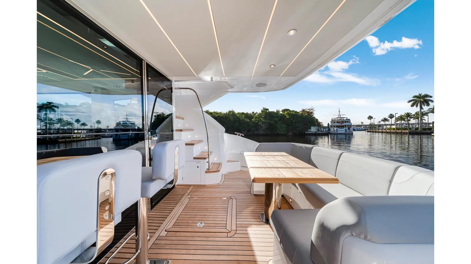 Buy a MANHATTAN 55 - Sunseeker at Shestakov Yacht Sales