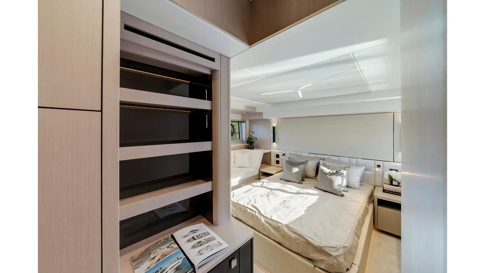 best yacht sales deals MANHATTAN 55