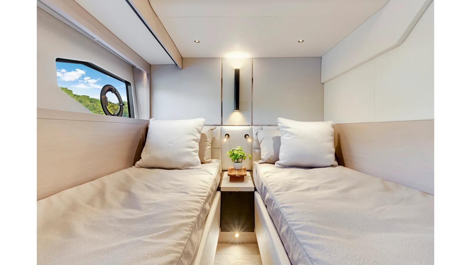 best yacht sales deals MANHATTAN 55 Manhattan 55