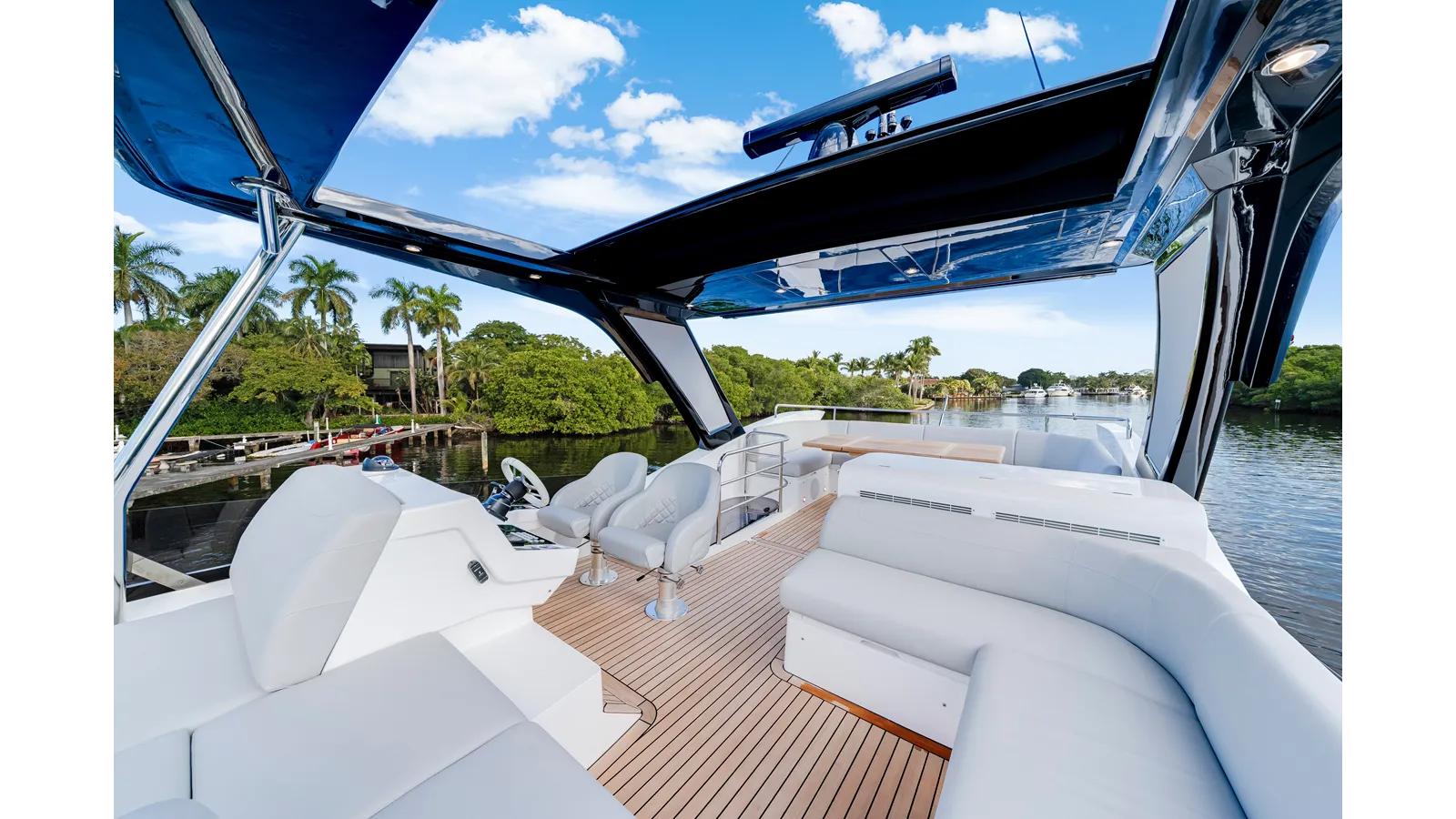 best yacht sales deals MANHATTAN 55 55