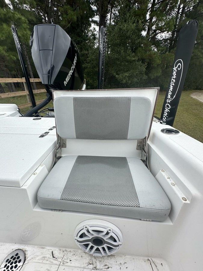 Buy a yacht Blackjack 256 Bay