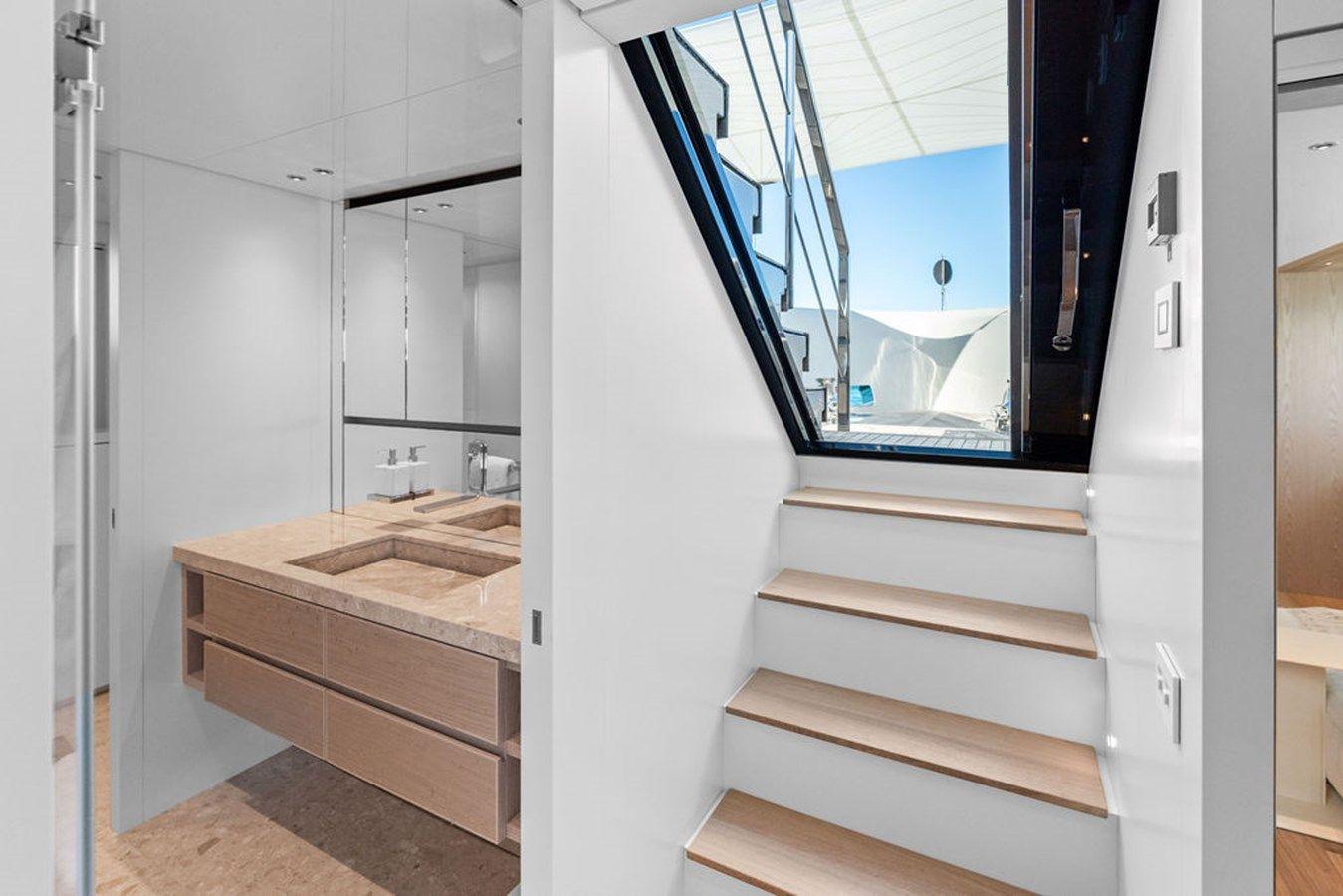 Продажа яхты THE WOLF