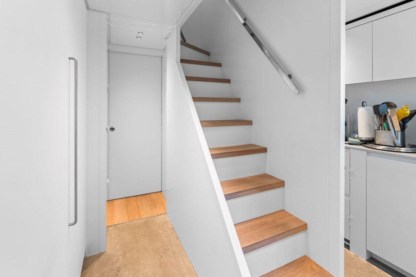 Лучшая цена на THE WOLF 118