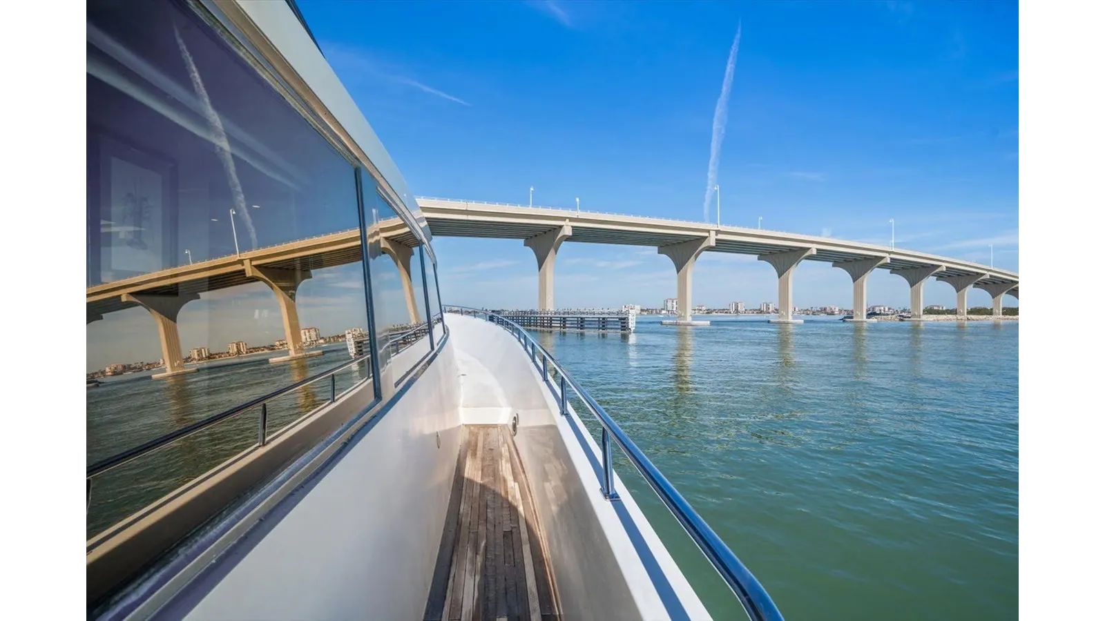 Buy a yacht Think B.I.G - WESTPORT