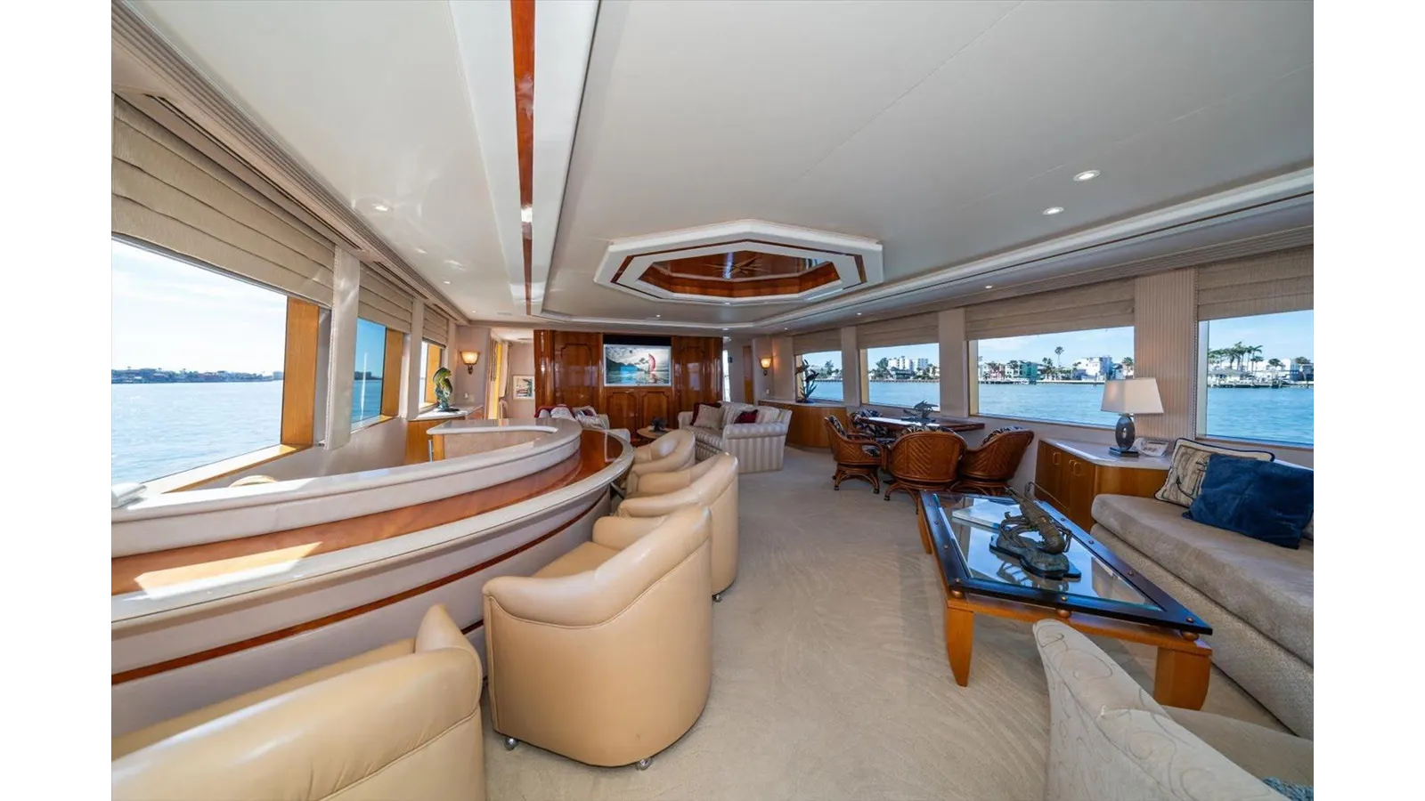 Buy a yacht Think B.I.G - WESTPORT