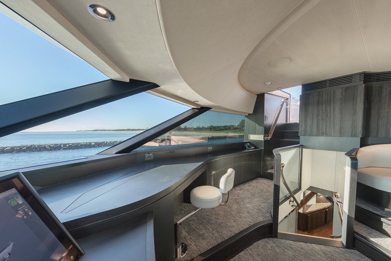 Buy a yacht SERENITY 2018