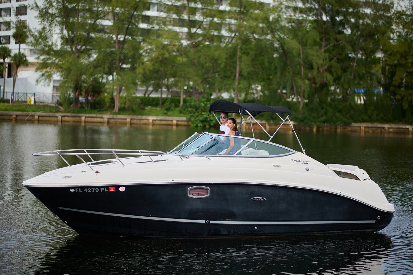 Buy a WELCOME TO THE JUNGLE 260 Sea Ray Cruising Yacht at Shestakov Yacht Sales