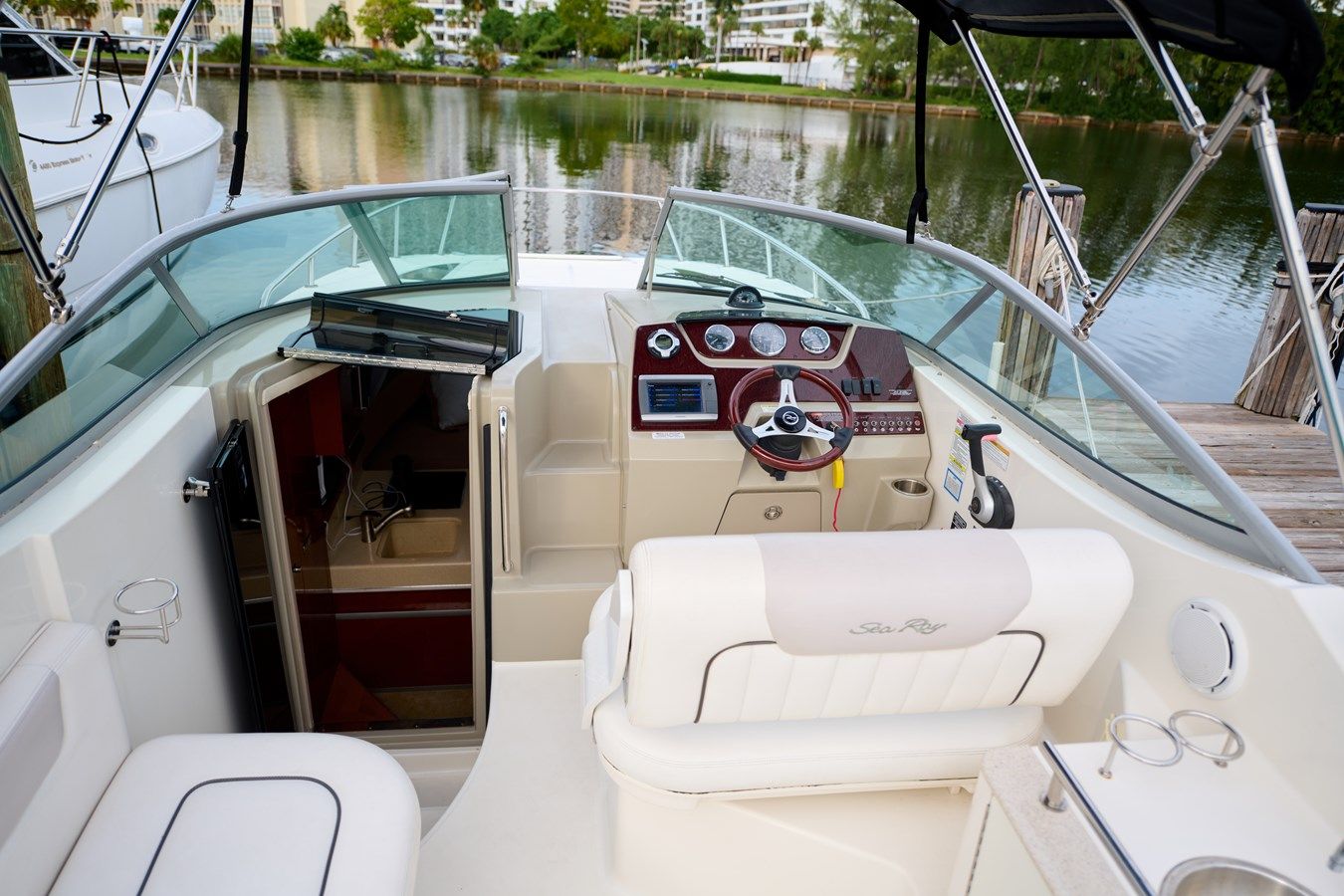 Buy a yacht WELCOME TO THE JUNGLE 26