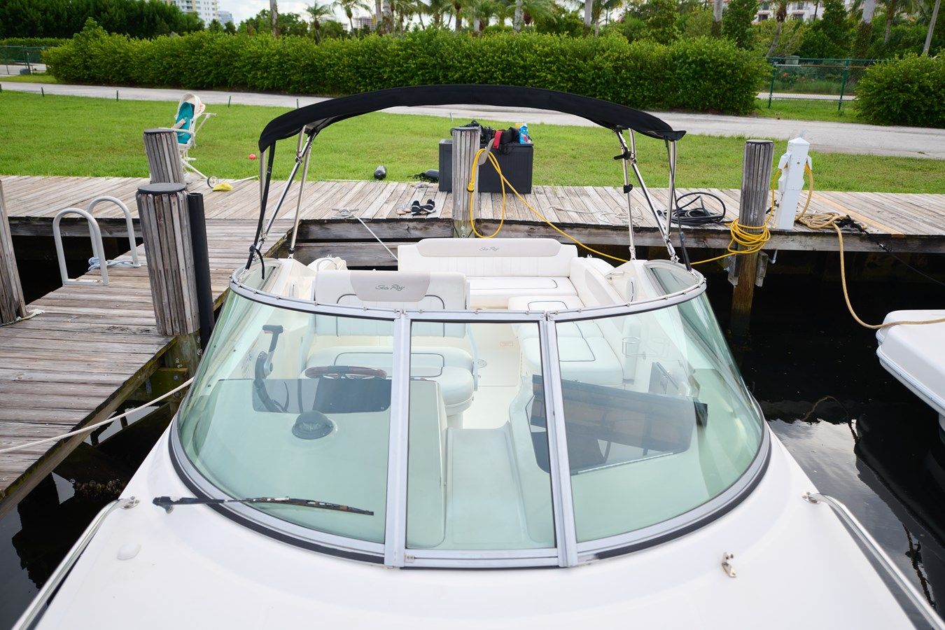 Buy a yacht WELCOME TO THE JUNGLE 2011