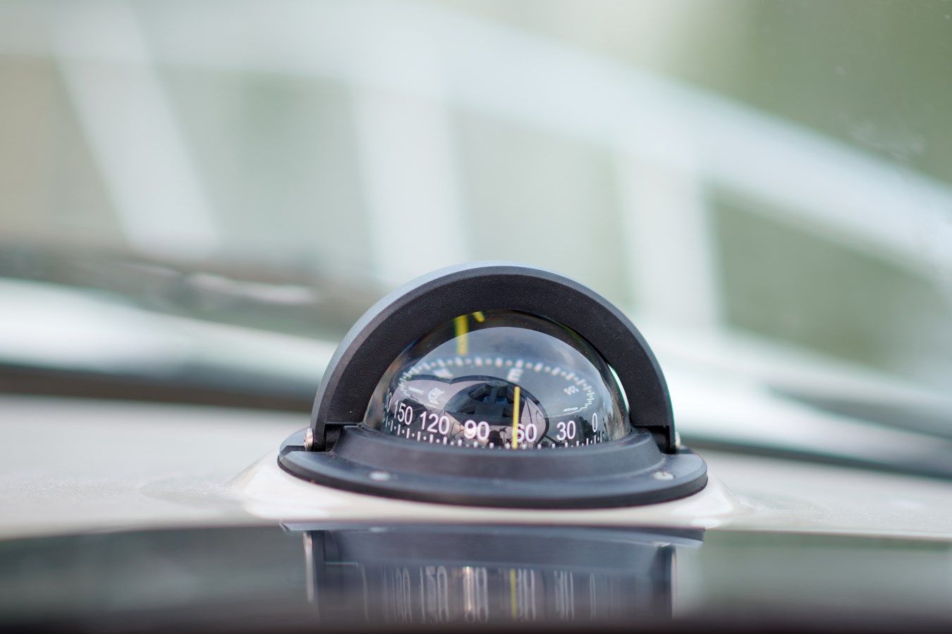 Buy a WELCOME TO THE JUNGLE 260 Sea Ray Cruising Yacht at Shestakov Yacht Sales