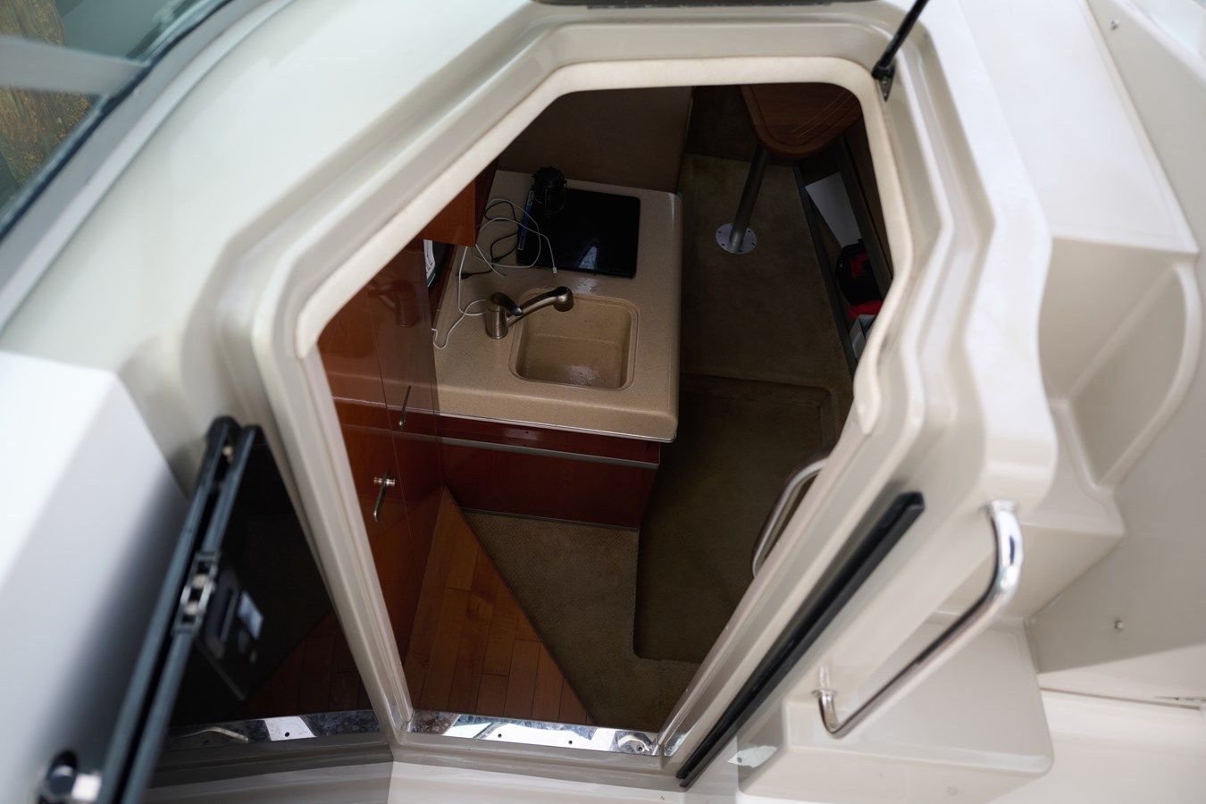 WELCOME TO THE JUNGLE yacht sale