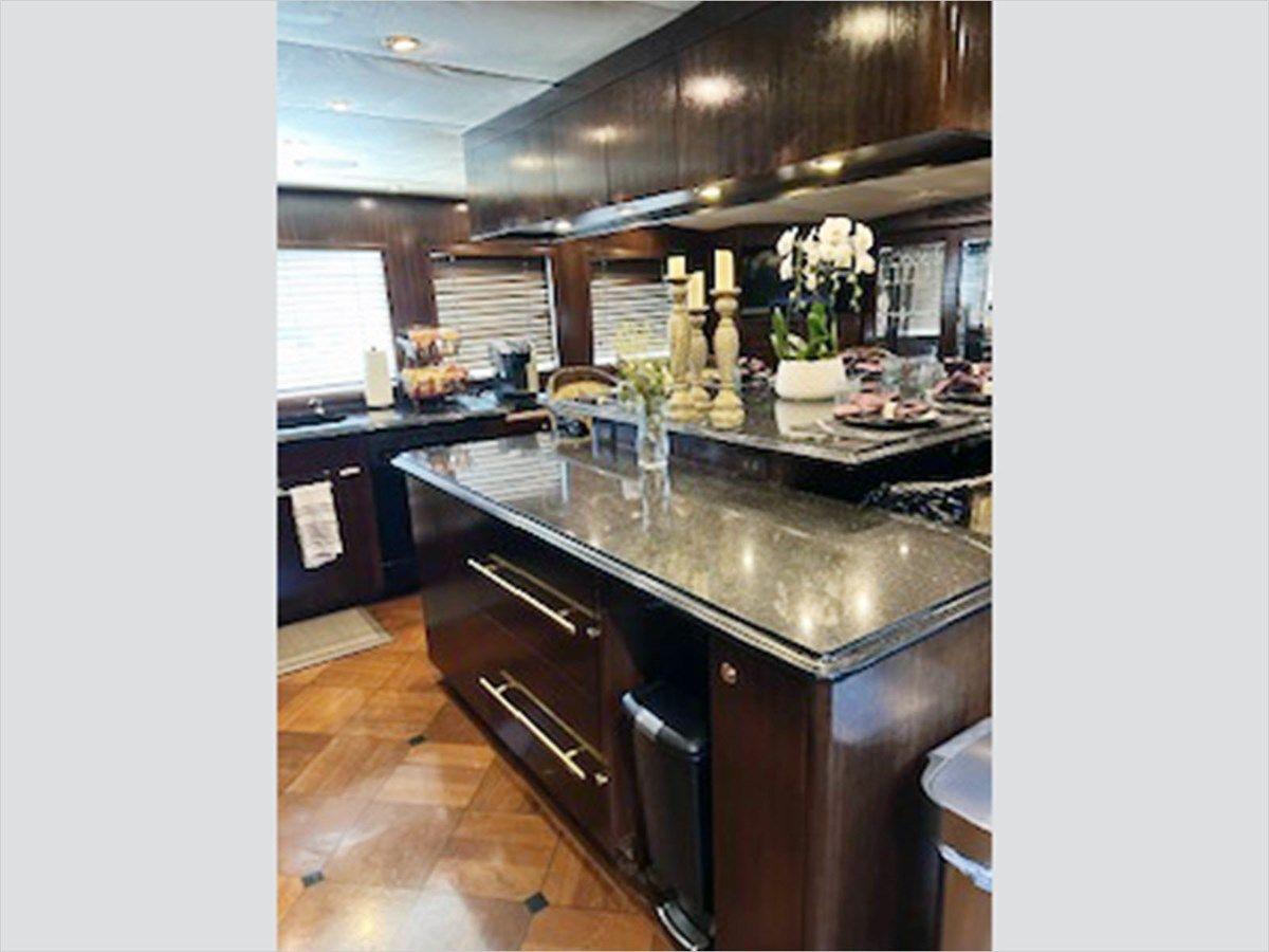 100' Hatteras 2001 Custom Yacht - Hatteras yacht sale