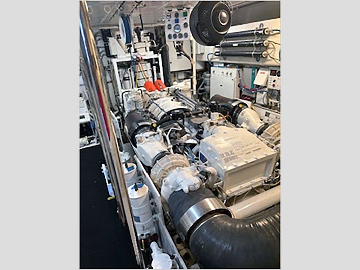 100' Hatteras 2001 Custom Yacht - Hatteras price