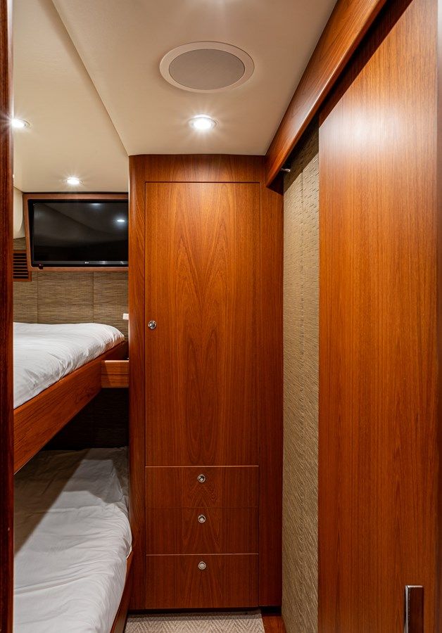 best yacht sales deals HT HOOK 72' Sportfish Convertible