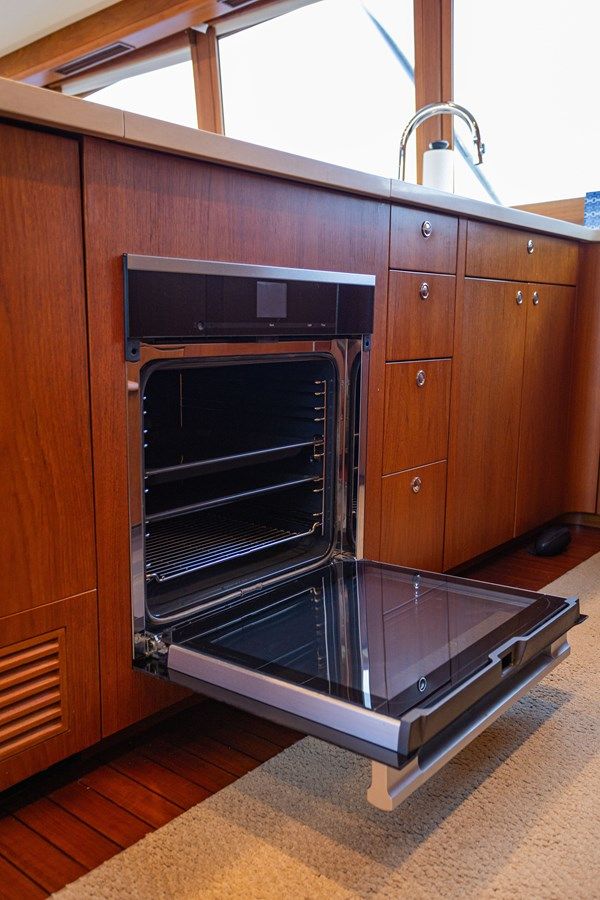 best yacht sales deals HT HOOK 72