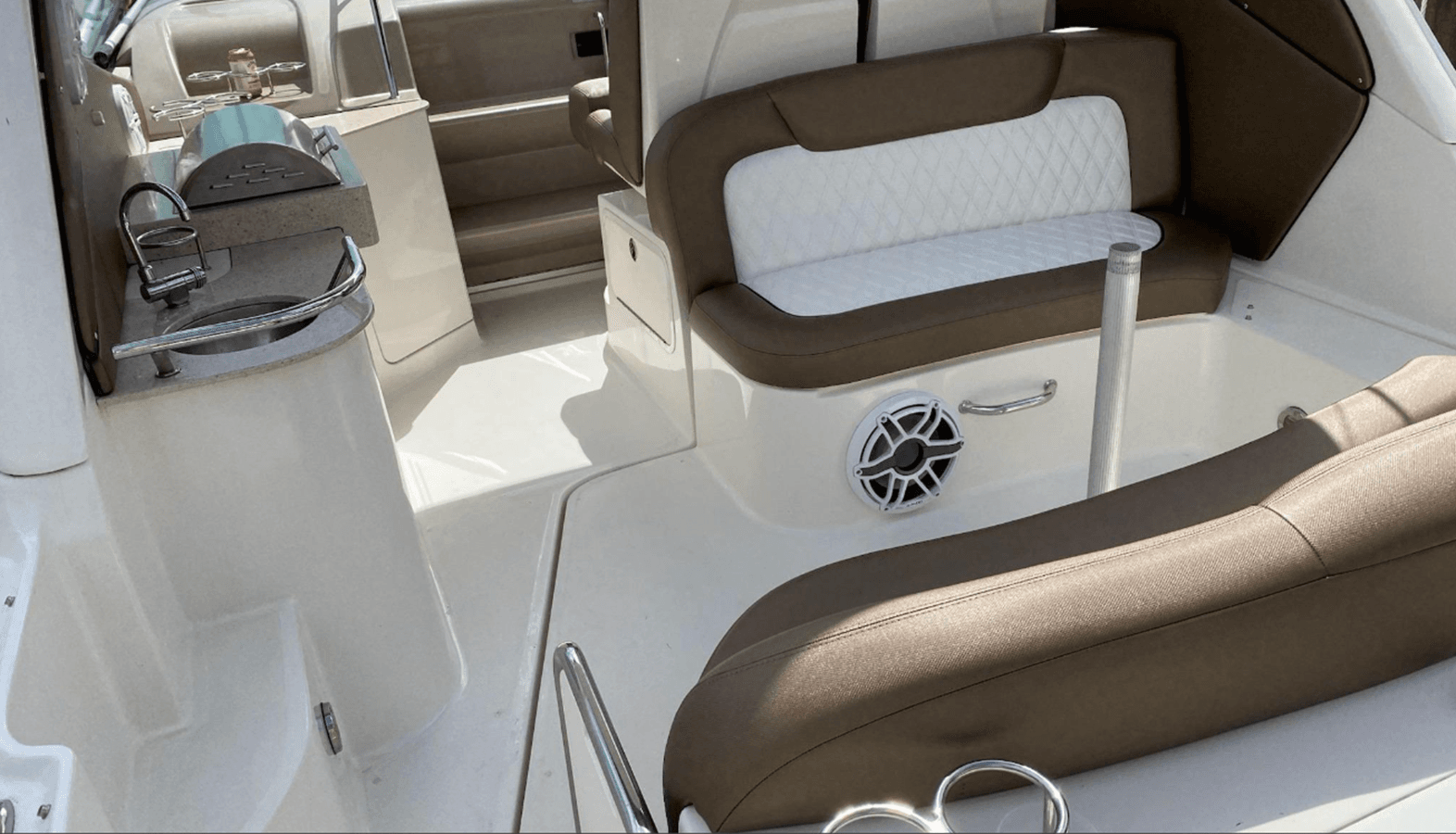 Купить яхту Sundancer 310 2008 в Shestakov Yacht Sales