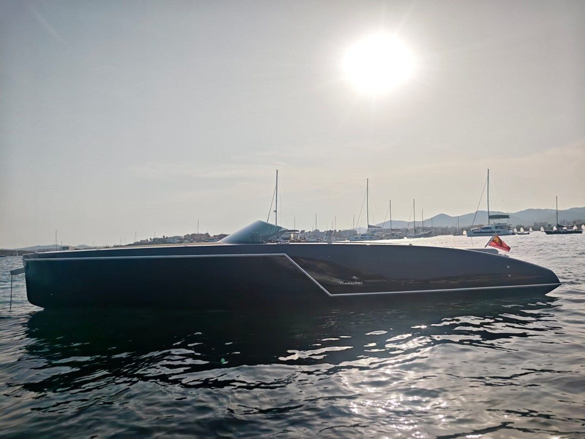 Buy a yacht Dark Grey 2016