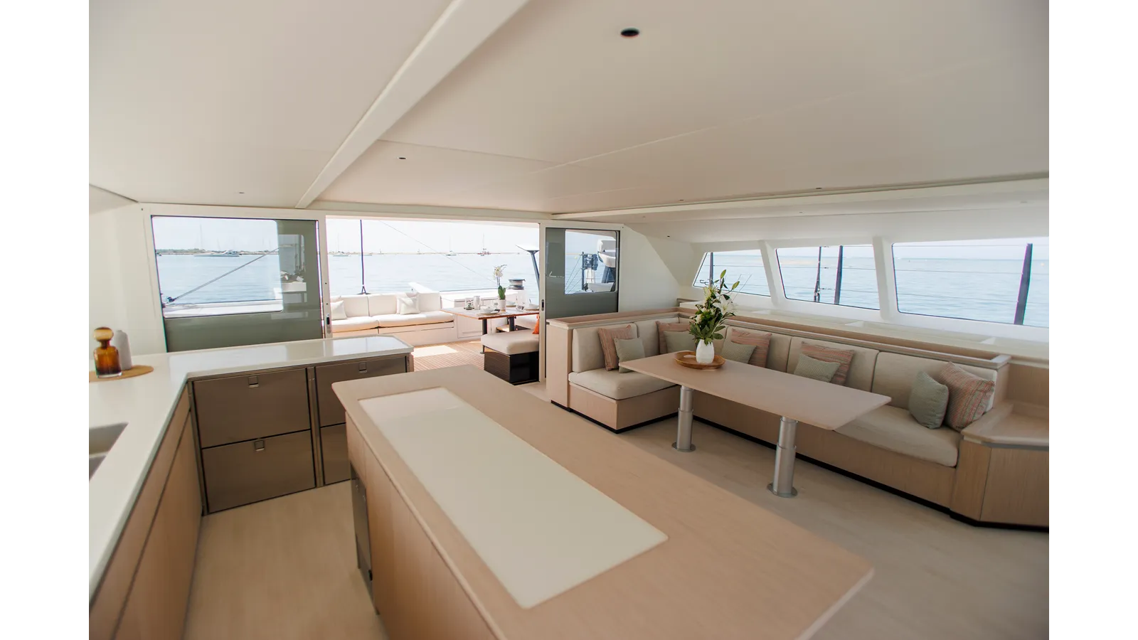 the best price on GUNBOAT 80 80