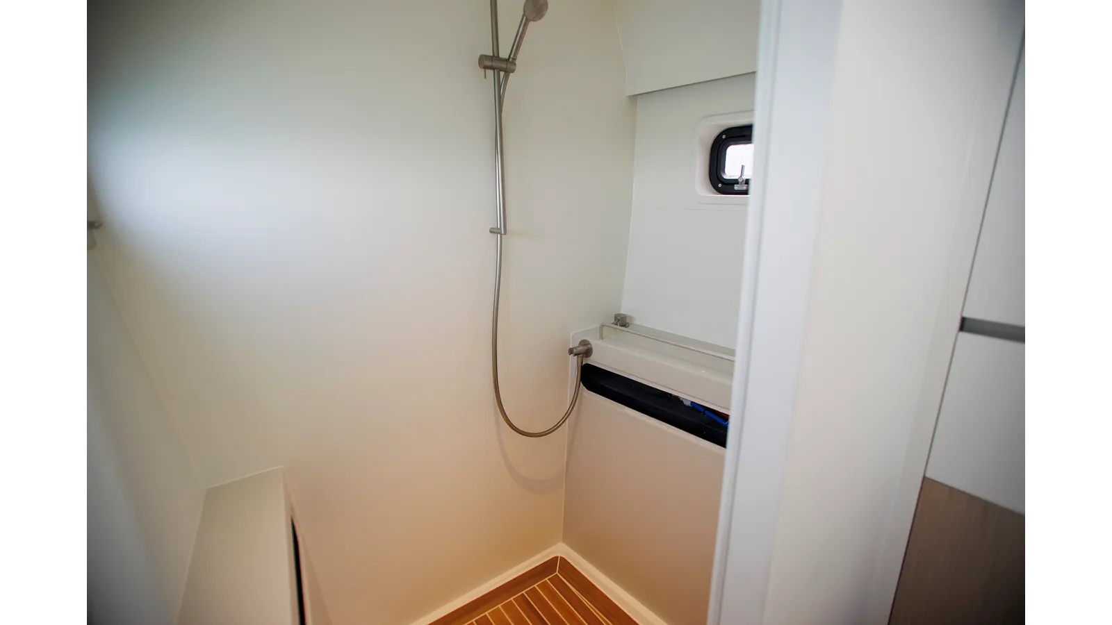 the best price on GUNBOAT 80 80