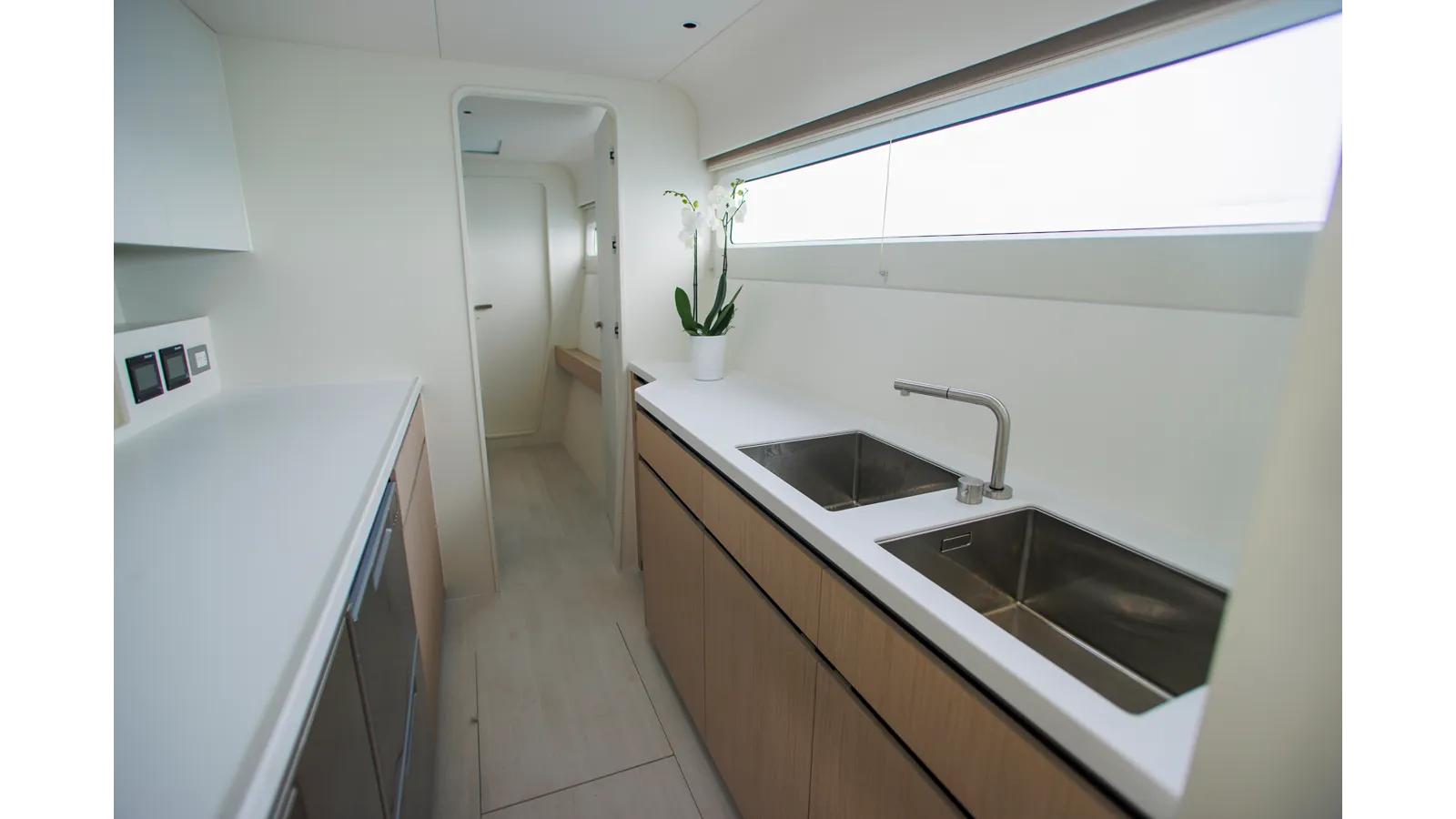 Buy a GUNBOAT 80 - GUNBOAT at Shestakov Yacht Sales