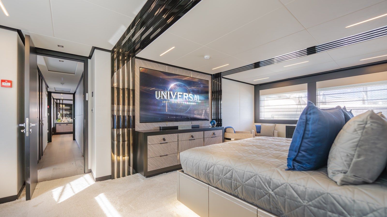 Buy a yacht ROMEO FOXTROT II 118