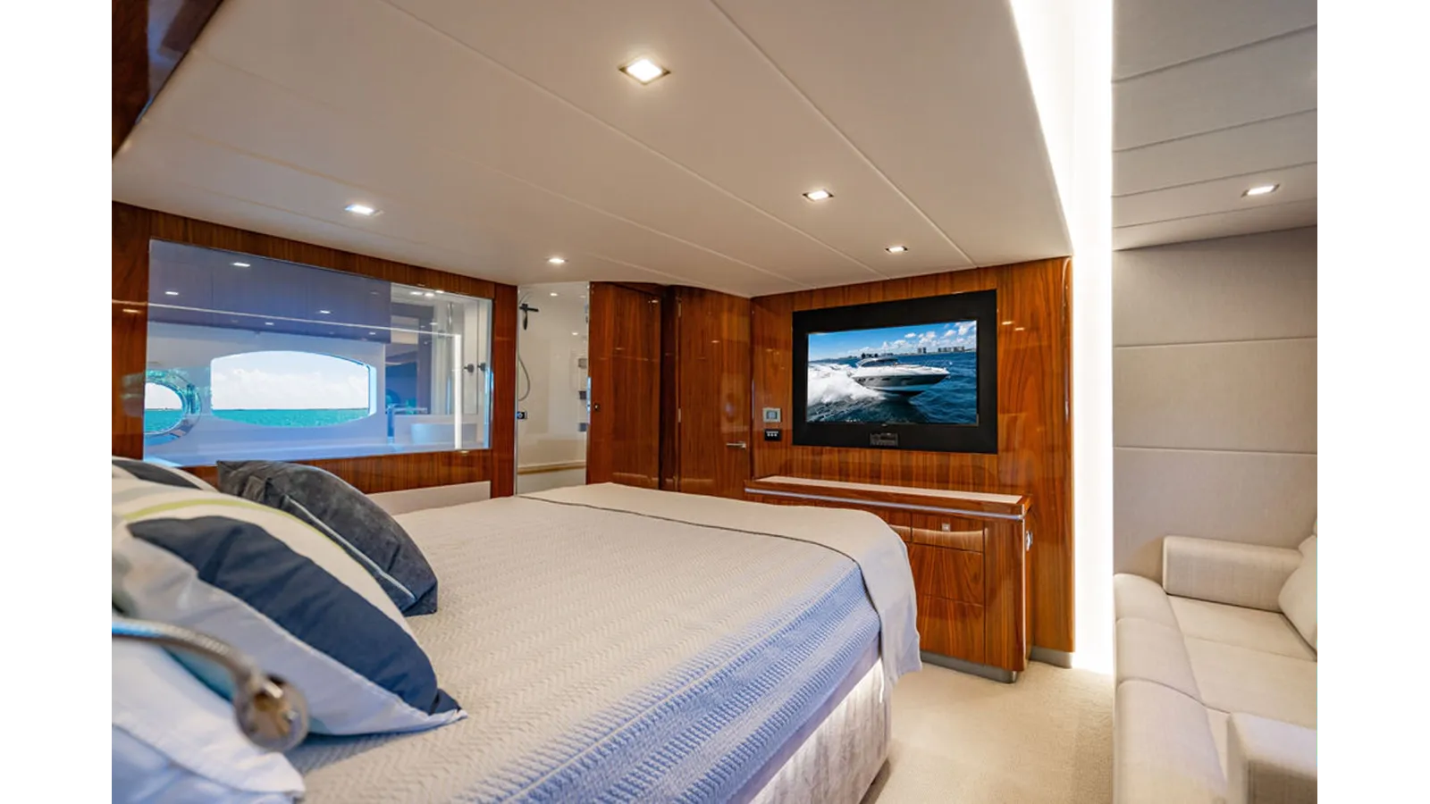 Buy a EL MAR V - Riviera at Shestakov Yacht Sales