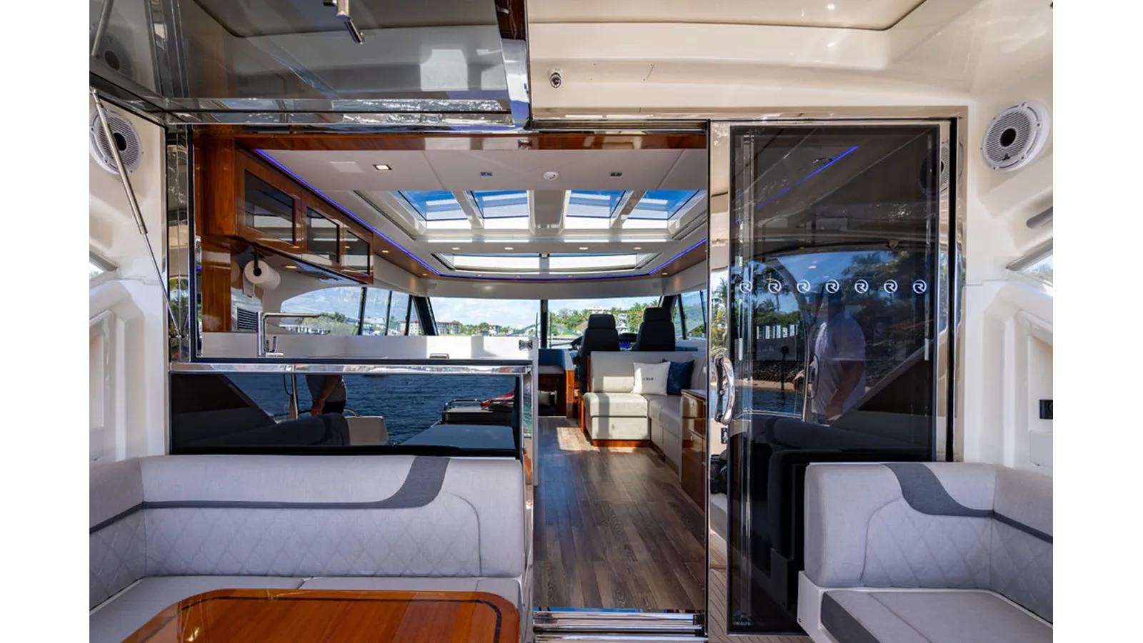 the best price on EL MAR V - Riviera