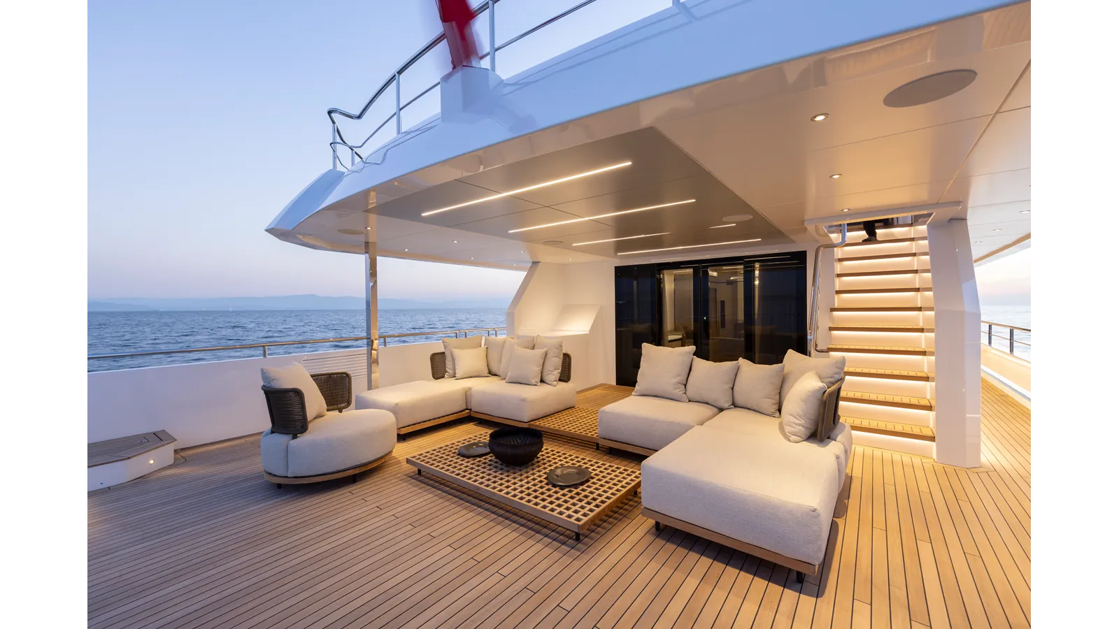 BEE EXPLORER - CUSTOM yacht sale