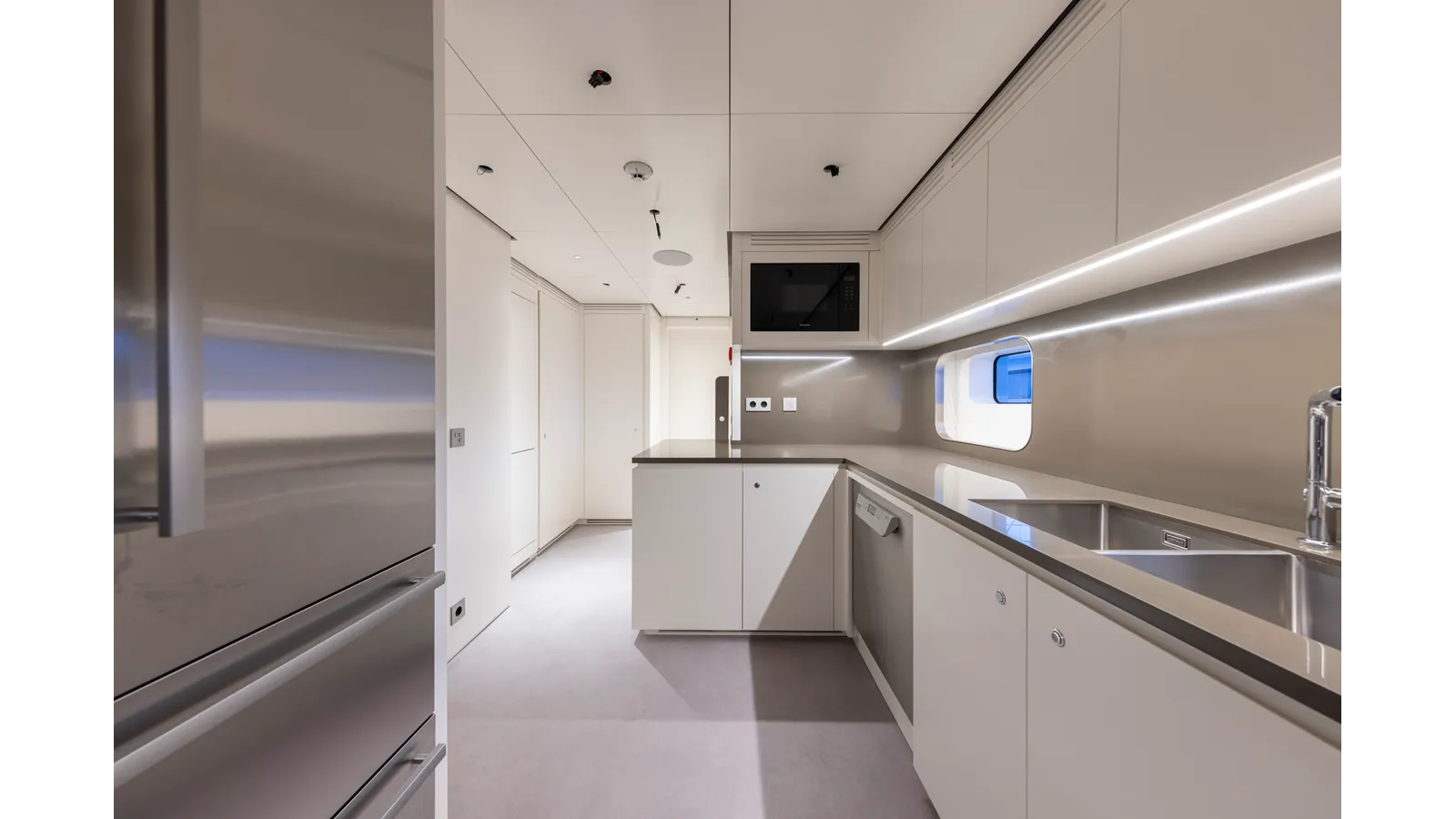 BEE EXPLORER 2025 yacht sale