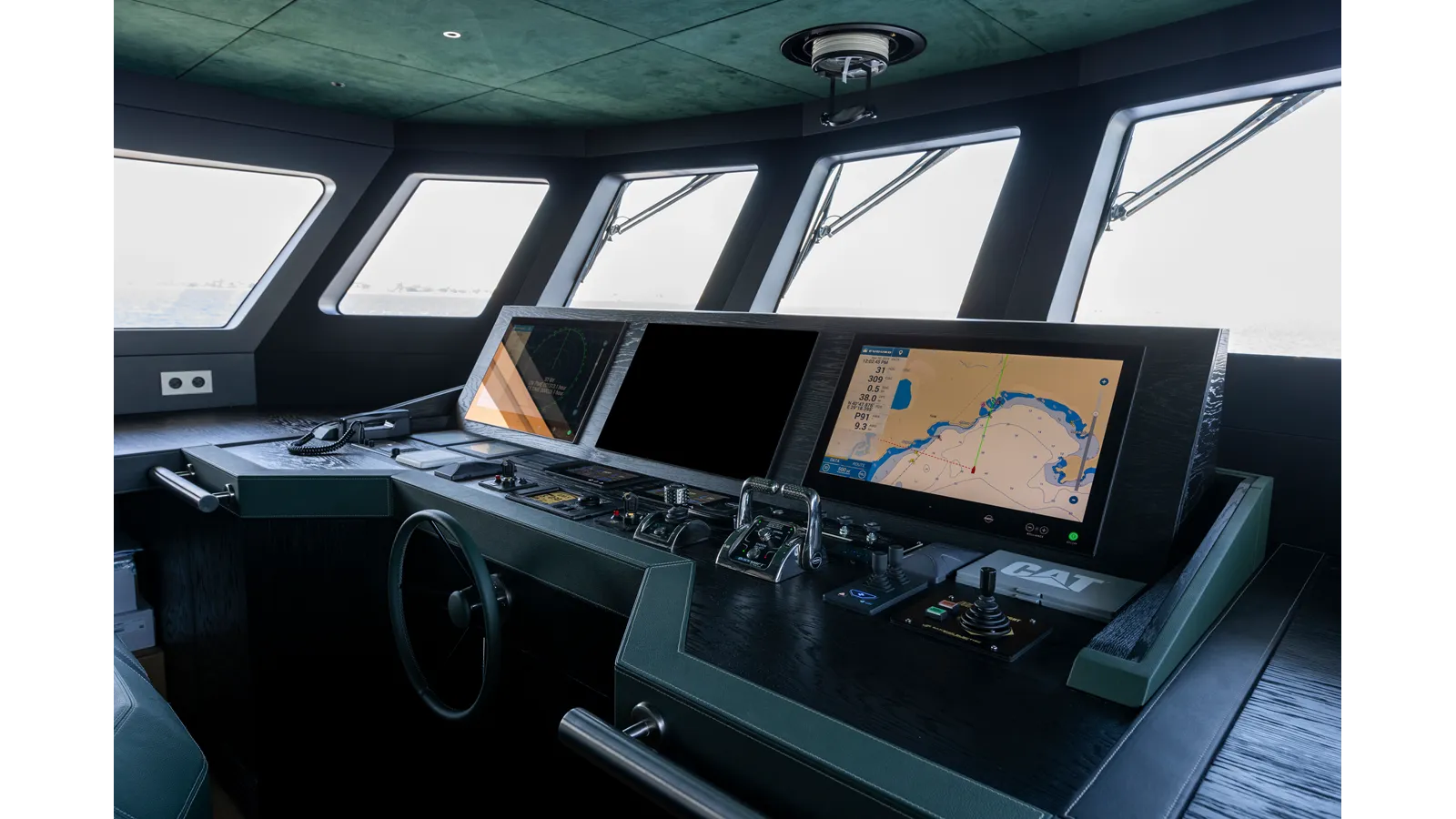 best yacht sales deals BEE EXPLORER - CUSTOM