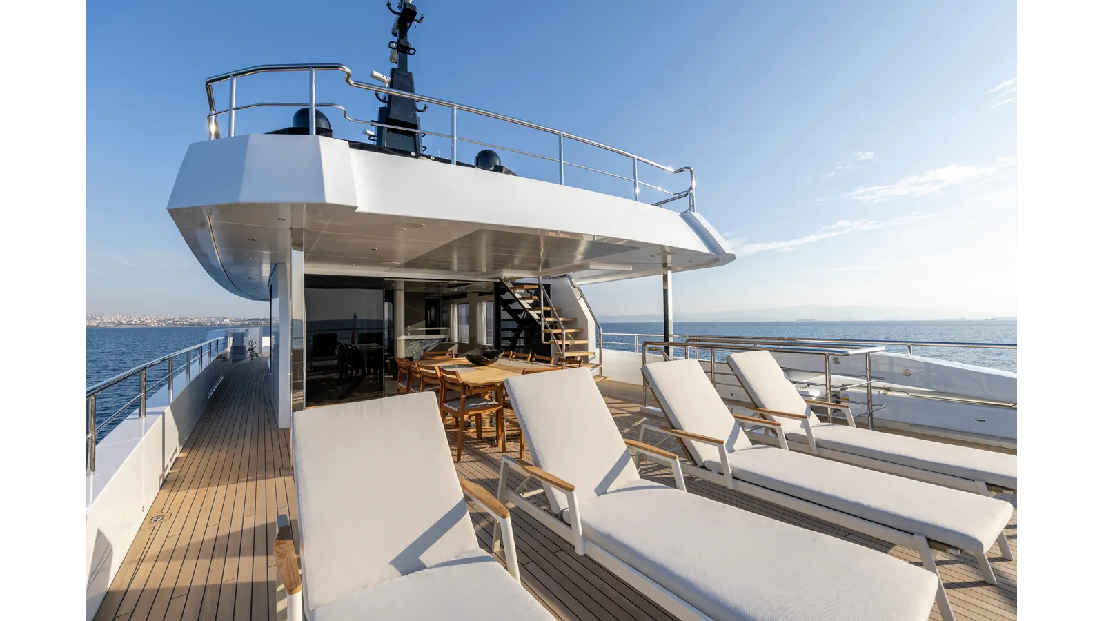 Buy a yacht BEE EXPLORER - CUSTOM