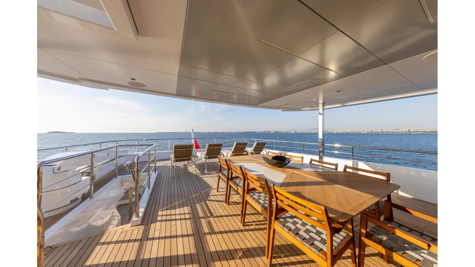 best yacht sales deals BEE EXPLORER - CUSTOM