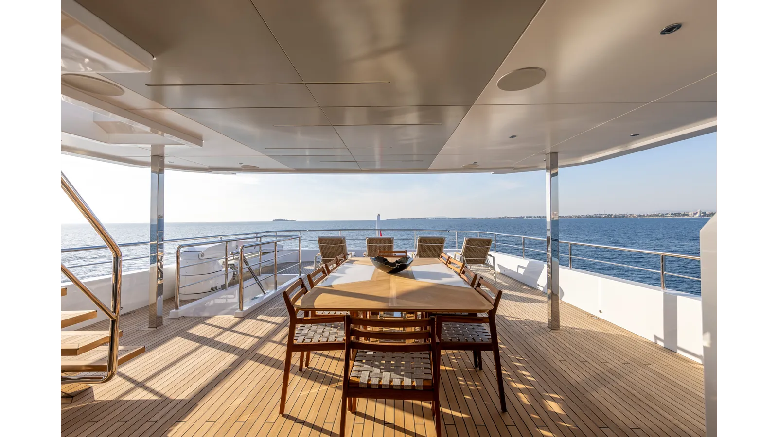 Buy a yacht BEE EXPLORER 116