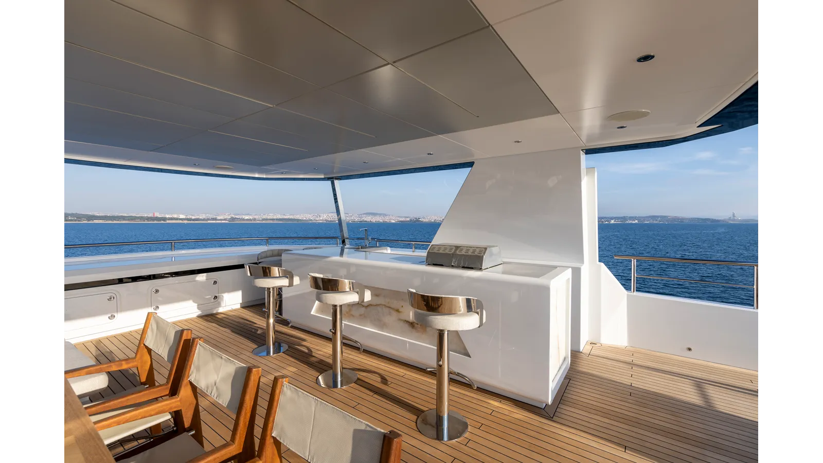 best yacht sales deals BEE EXPLORER 116