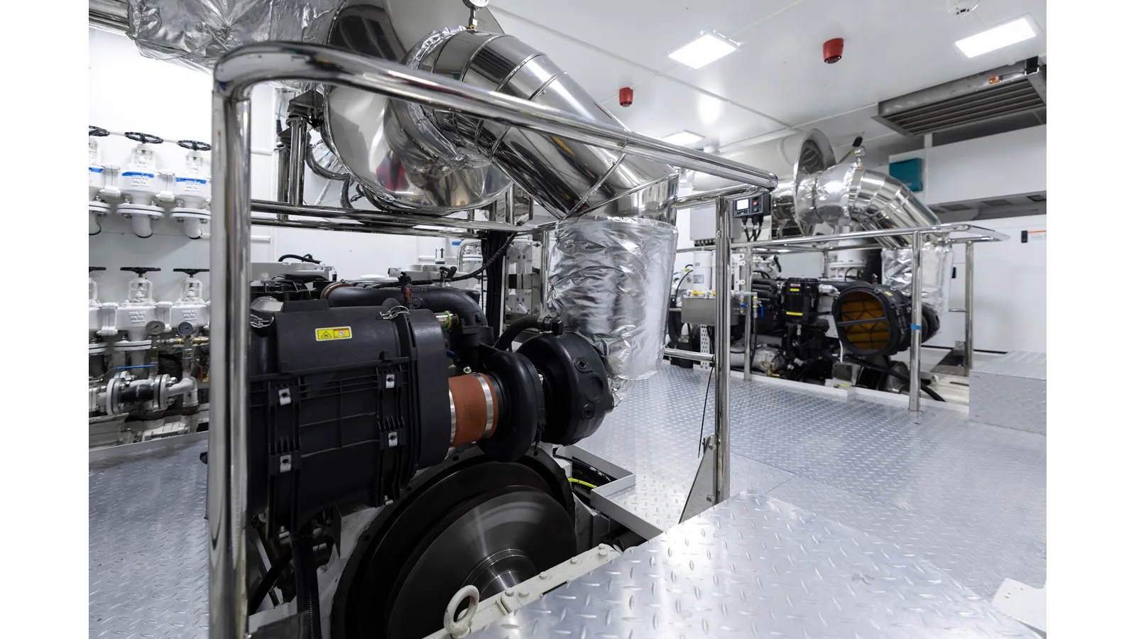 best yacht sales deals BEE EXPLORER 2025