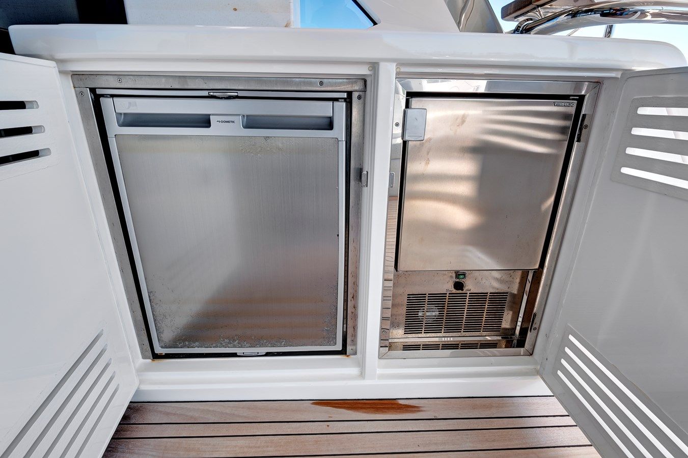 the best price on Misty K 76 Yacht