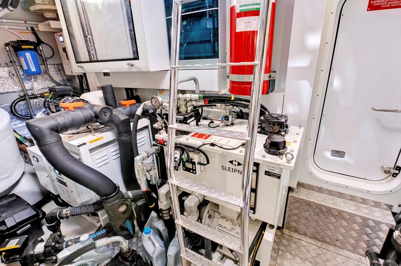 Buy a yacht Misty K - Sunseeker