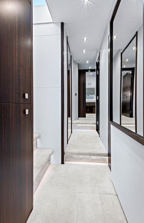 Buy a yacht Misty K - Sunseeker