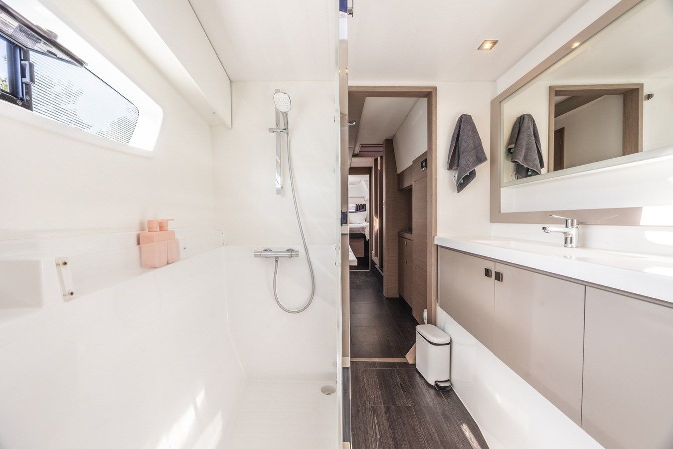 Buy a yacht Migaloo II 2023