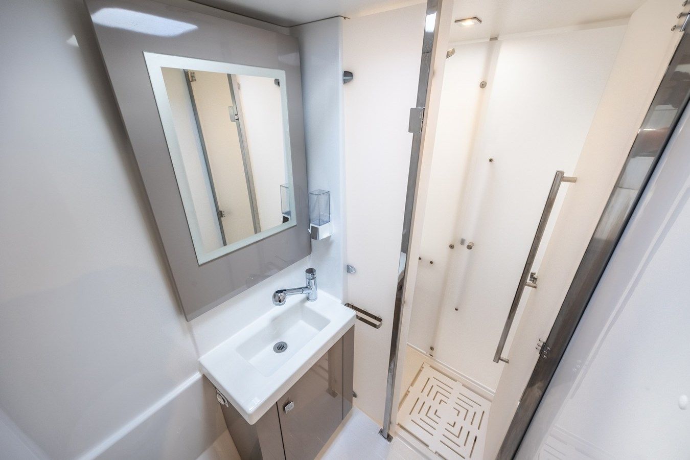 Buy a yacht Migaloo II - unknown