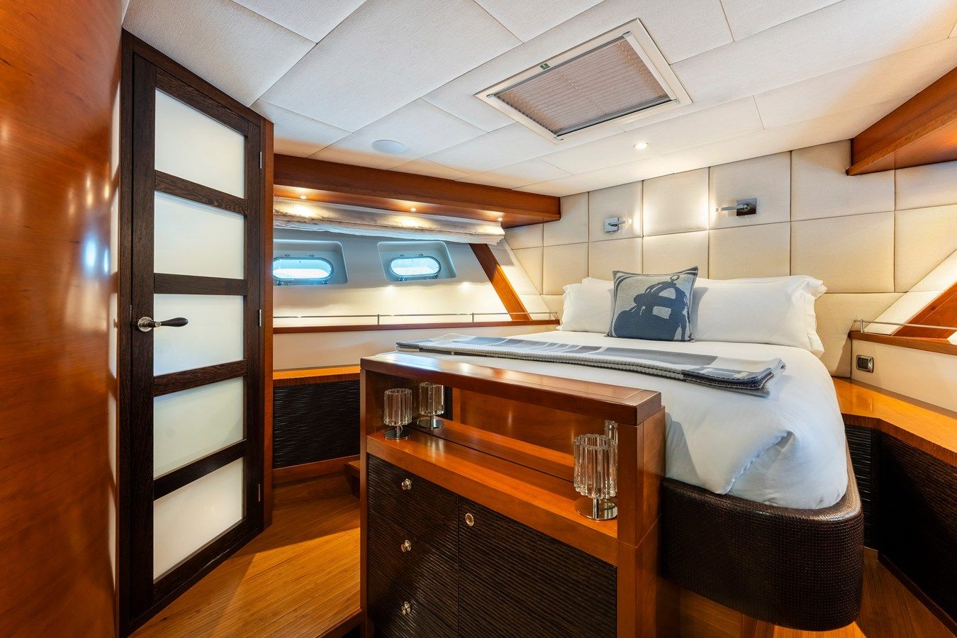 Buy a yacht LITTLE PERLE Moonen 97