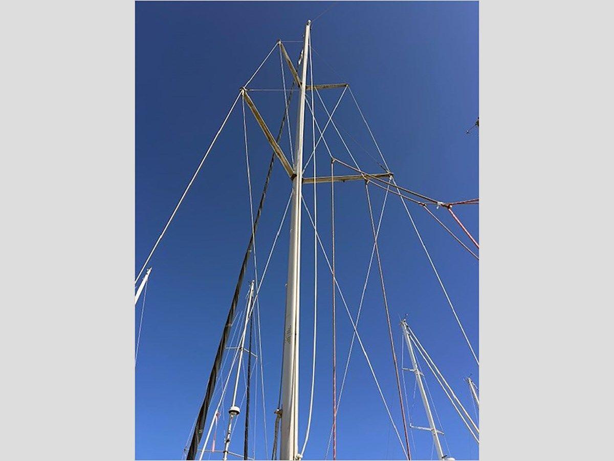 34' Hunter 2000 340 price