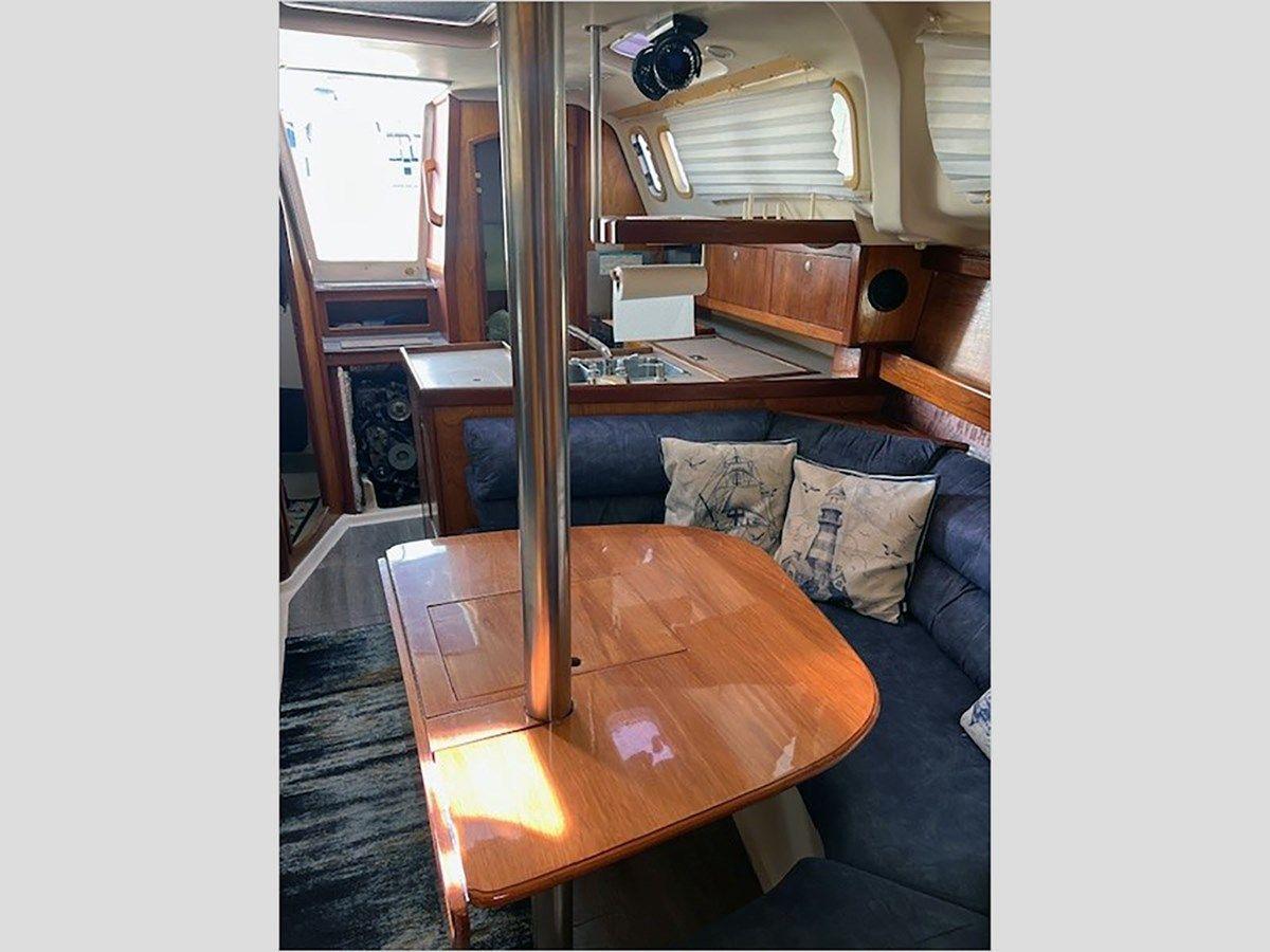 Buy a yacht 34' Hunter 2000 340 2000