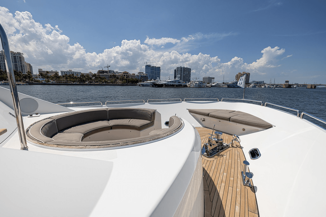 best yacht sales deals Seahawk Motoryacht