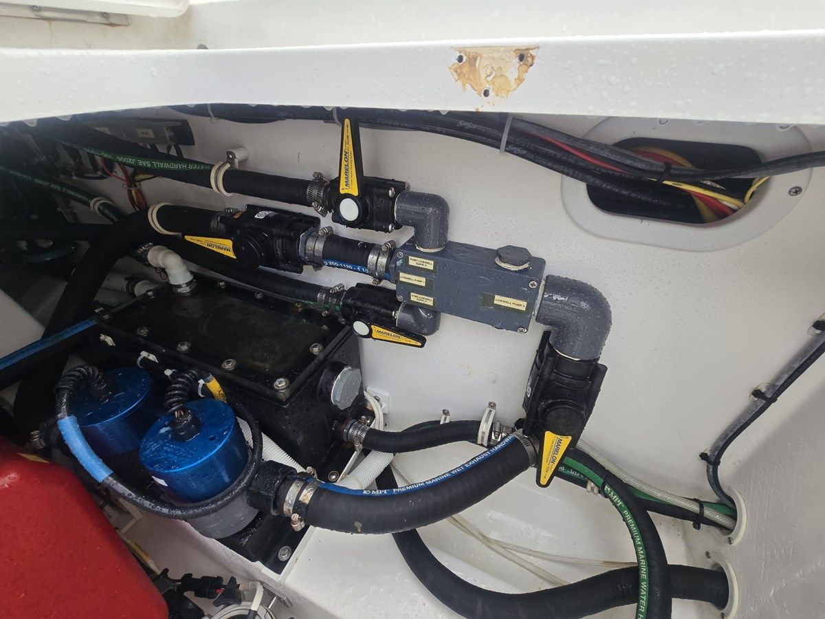 Buy a yacht UKARA V-46