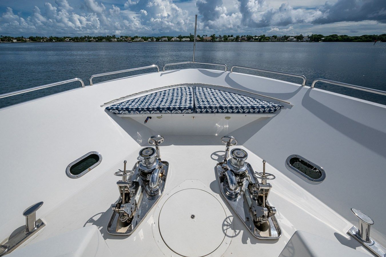 Lila Cuy 112 yacht sale