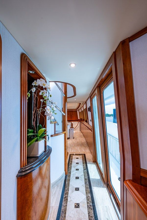 best yacht sales deals Lila Cuy 2006