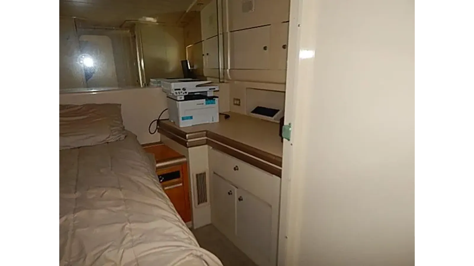 Buy a yacht 1990 Versilcraft 70 Motor Yacht Challenger